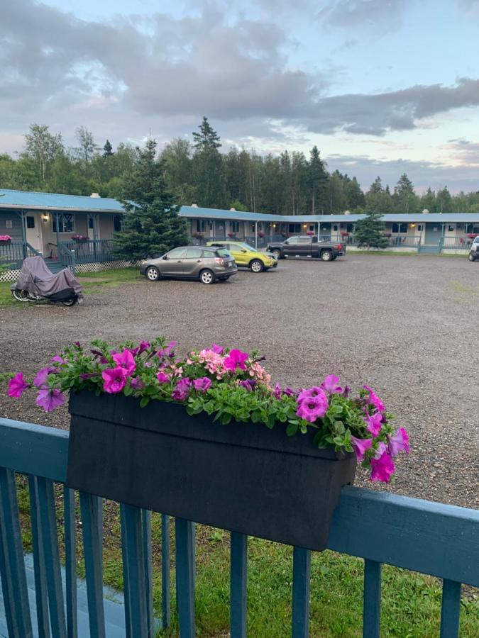 Motel De L'Anse Port-Daniel Exterior foto